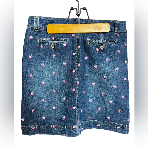 Lilly Pulitzer Embroidered Strawberry Pencil Denim Skirt. Size 6 RN88189. - Picture 11 of 15